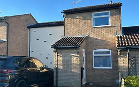 Peak District - 2 Beds - Sleeps 4 - Pet Friendly